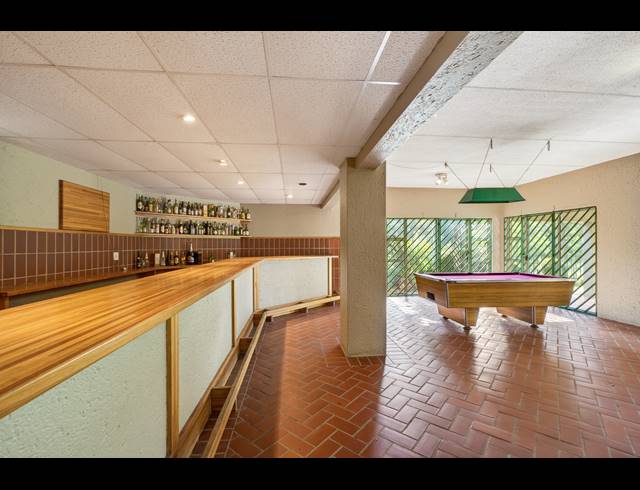 1 BEDROOM APARTMENT FOR SALE IN BRYANSTON